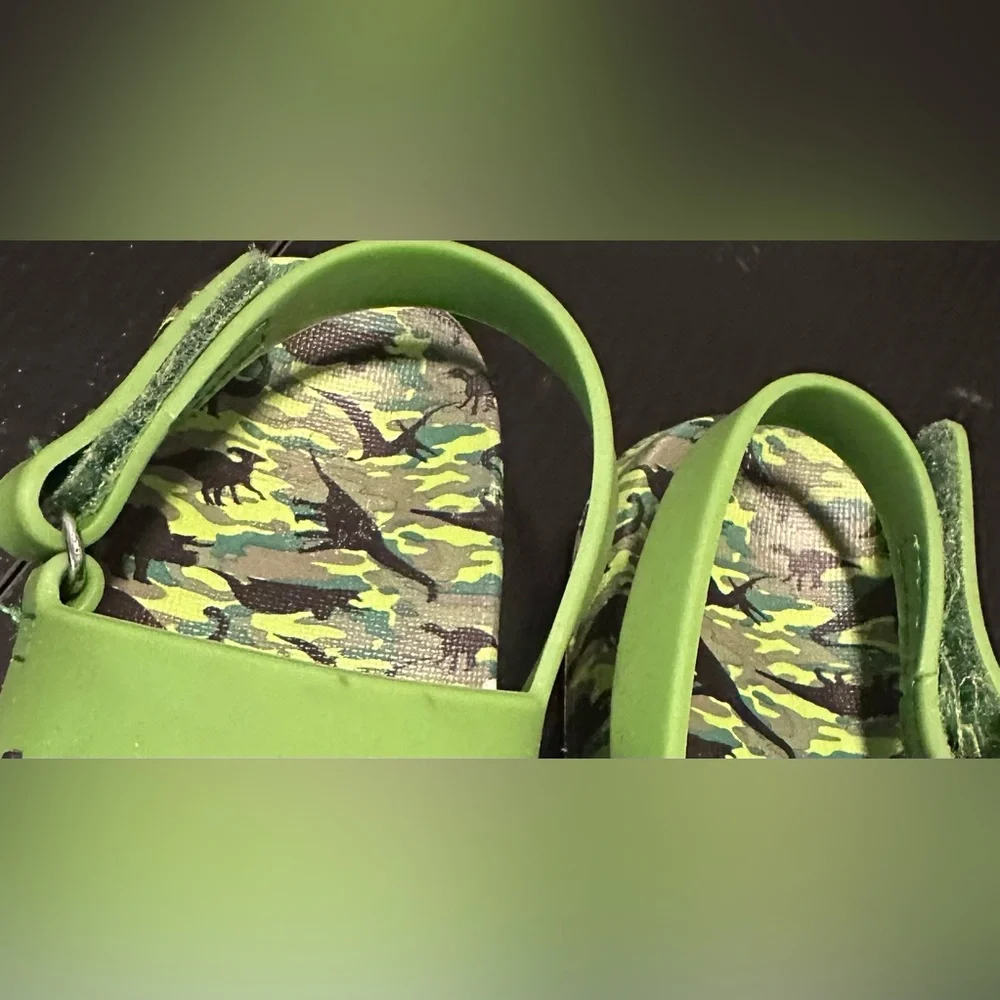 Nautica Bubbles Dinosaur Baby Slide Sandals Size 6